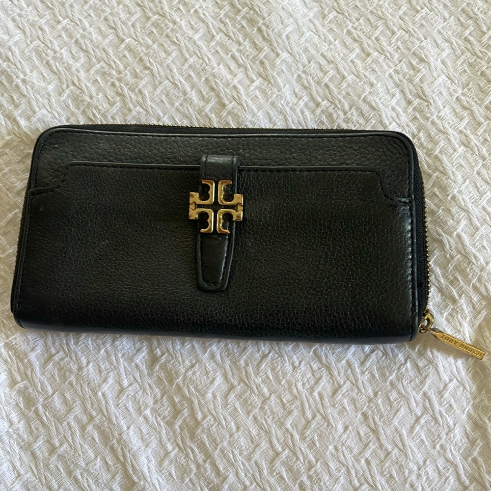 Tory Burch Plaque Zip Continental Wallet